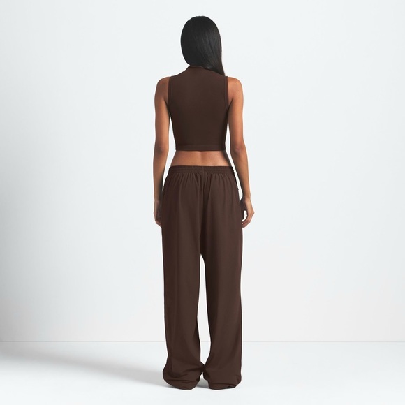 Nike Skims Woven Nylon Half Zip Jacket & Oversized Track Pant Set - Phoenix - Picture 7 of 7